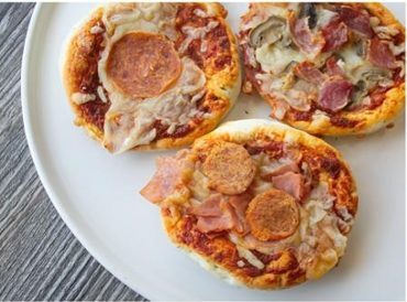 Mini Pizza  Jamon y Queso